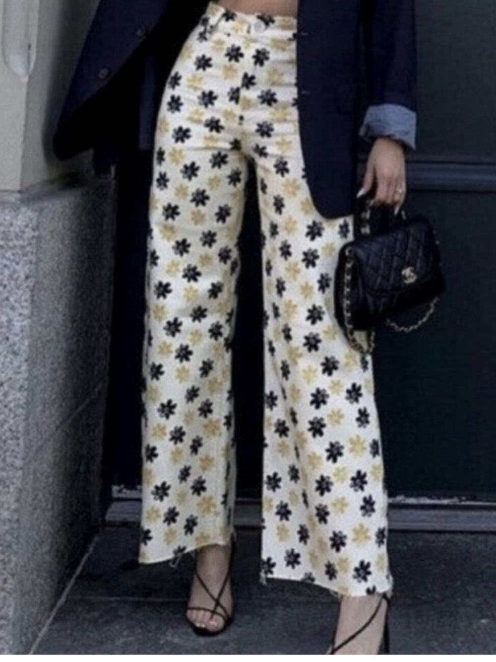 Zara The Marine Straight Jean in Daisy Print Size 8 - Picture 3 of 10